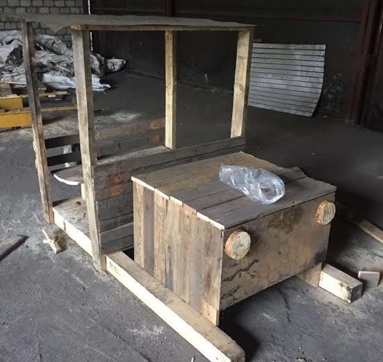 Материалами на обустройство участка поделились друзья