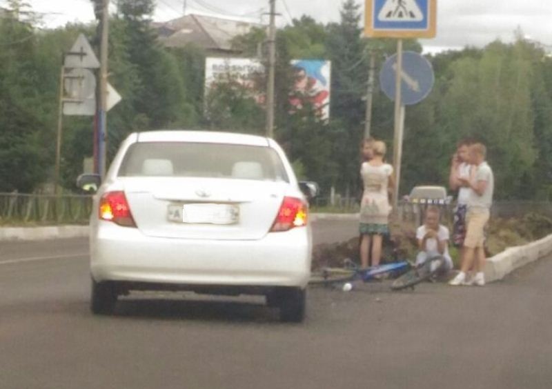 Девушку с велосипедом сбили на пешеходном переходе  с видеорегистратора очевидца  