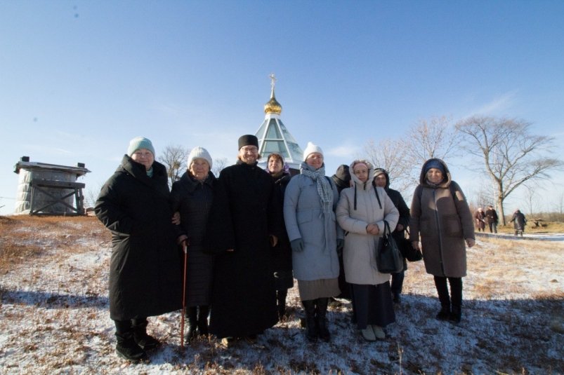 Паломники из Биробиджана побывали в пещерном храме при Свято-Успенском мужском монастыре