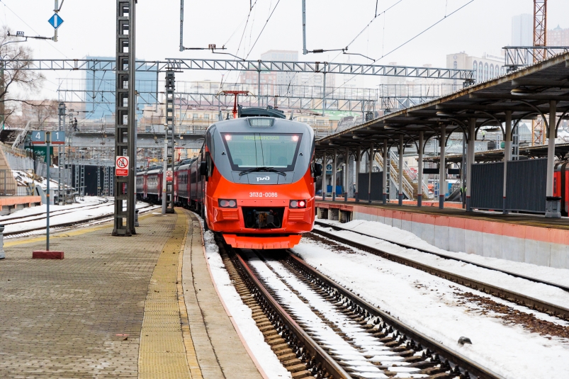 Пожилого рыбака насмерть сбил грузовой поезд в Приморье