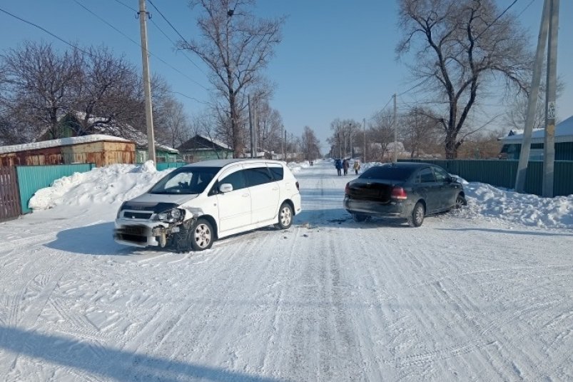 Не поделили перекресток две иномарки в с. Амурзет ЕАО 