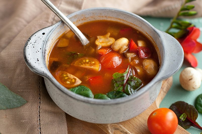 Суп с томатами за 30 мин: сытнее куриного, вкуснее щей — доедаю до последней капли