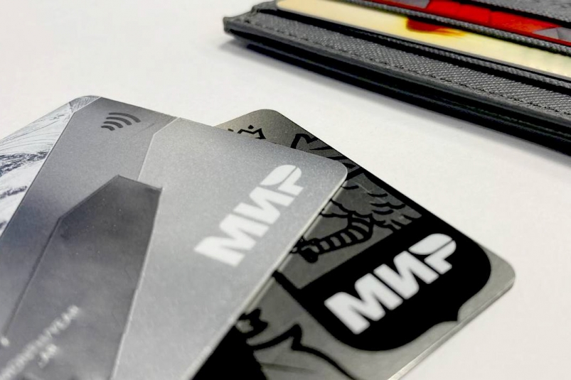 Банки выступили против обязательной замены карт